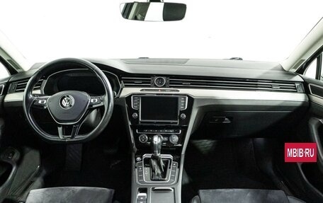 Volkswagen Passat B8 рестайлинг, 2017 год, 1 850 606 рублей, 13 фотография