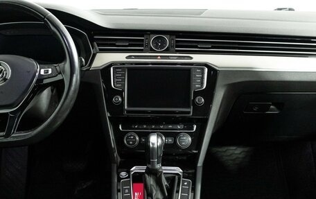Volkswagen Passat B8 рестайлинг, 2017 год, 1 850 606 рублей, 14 фотография