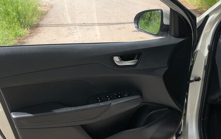 Hyundai Solaris II рестайлинг, 2019 год, 1 250 000 рублей, 8 фотография
