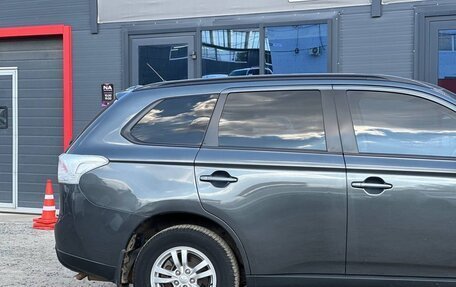 Mitsubishi Outlander III рестайлинг 3, 2013 год, 1 359 000 рублей, 15 фотография