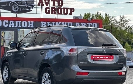Mitsubishi Outlander III рестайлинг 3, 2013 год, 1 359 000 рублей, 11 фотография