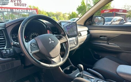Mitsubishi Outlander III рестайлинг 3, 2013 год, 1 359 000 рублей, 19 фотография