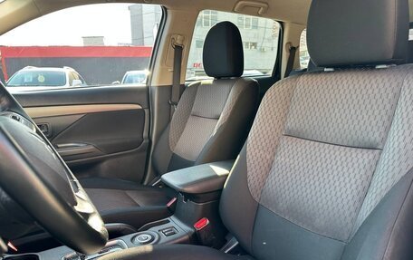 Mitsubishi Outlander III рестайлинг 3, 2013 год, 1 359 000 рублей, 20 фотография