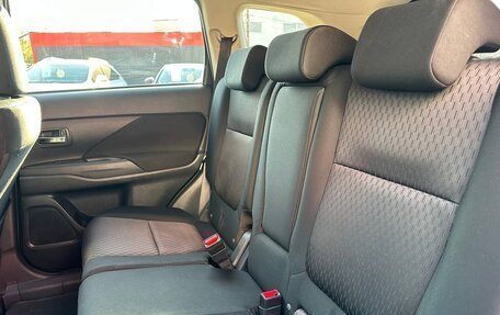 Mitsubishi Outlander III рестайлинг 3, 2013 год, 1 359 000 рублей, 21 фотография