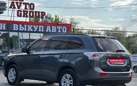 Mitsubishi Outlander III рестайлинг 3, 2013 год, 1 359 000 рублей, 10 фотография