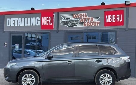 Mitsubishi Outlander III рестайлинг 3, 2013 год, 1 359 000 рублей, 8 фотография