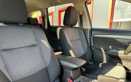 Mitsubishi Outlander III рестайлинг 3, 2013 год, 1 359 000 рублей, 32 фотография