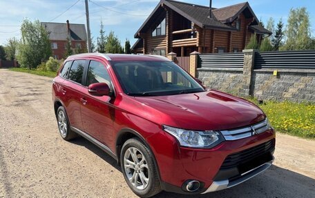 Mitsubishi Outlander III рестайлинг 3, 2014 год, 1 550 000 рублей, 3 фотография