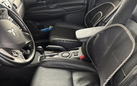 Mitsubishi Outlander III рестайлинг 3, 2014 год, 1 550 000 рублей, 6 фотография