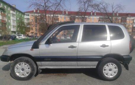 Chevrolet Niva I рестайлинг, 2004 год, 280 000 рублей, 2 фотография