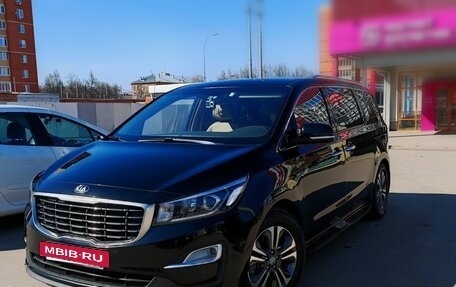 KIA Carnival III, 2019 год, 2 595 000 рублей, 4 фотография