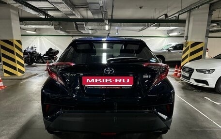 Toyota C-HR I рестайлинг, 2019 год, 2 550 000 рублей, 5 фотография