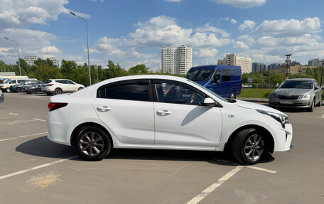 KIA Rio IV, 2021 год, 1 380 000 рублей, 3 фотография