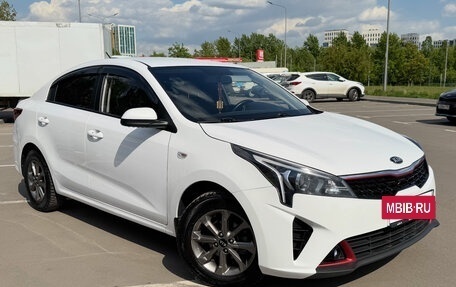 KIA Rio IV, 2021 год, 1 380 000 рублей, 2 фотография