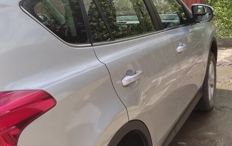 Toyota RAV4, 2013 год, 2 000 000 рублей, 14 фотография