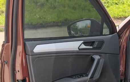 Volkswagen Tiguan II, 2021 год, 3 300 000 рублей, 30 фотография