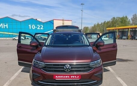 Volkswagen Tiguan II, 2021 год, 3 300 000 рублей, 20 фотография