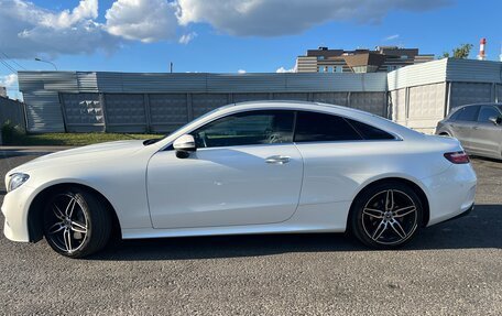 Mercedes-Benz E-Класс, 2019 год, 4 000 000 рублей, 3 фотография