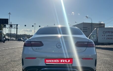 Mercedes-Benz E-Класс, 2019 год, 4 000 000 рублей, 6 фотография