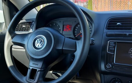 Volkswagen Polo VI (EU Market), 2013 год, 440 000 рублей, 2 фотография