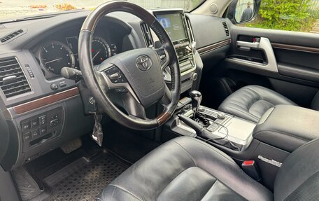 Toyota Land Cruiser 200, 2018 год, 8 329 000 рублей, 3 фотография