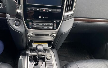 Toyota Land Cruiser 200, 2018 год, 8 329 000 рублей, 16 фотография