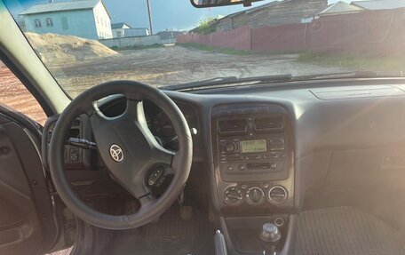 Toyota Avensis III рестайлинг, 2000 год, 380 000 рублей, 14 фотография