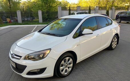 Opel Astra J, 2014 год, 760 000 рублей, 2 фотография