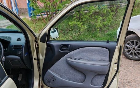Toyota Raum I, 2002 год, 520 000 рублей, 4 фотография