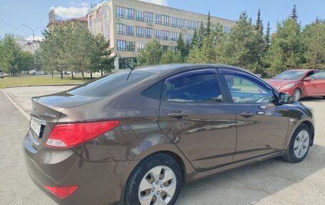 Hyundai Solaris II рестайлинг, 2015 год, 1 050 000 рублей, 12 фотография