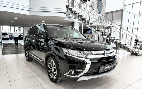 Mitsubishi Outlander III рестайлинг 3, 2018 год, 2 165 000 рублей, 3 фотография