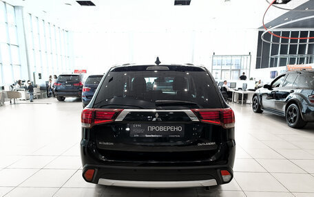Mitsubishi Outlander III рестайлинг 3, 2018 год, 2 165 000 рублей, 6 фотография