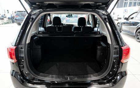 Mitsubishi Outlander III рестайлинг 3, 2018 год, 2 165 000 рублей, 10 фотография