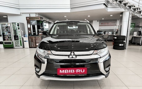 Mitsubishi Outlander III рестайлинг 3, 2018 год, 2 165 000 рублей, 2 фотография