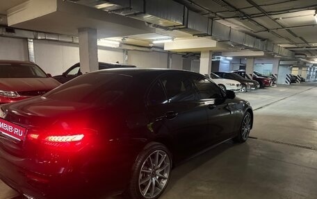 Mercedes-Benz E-Класс, 2022 год, 5 500 000 рублей, 23 фотография