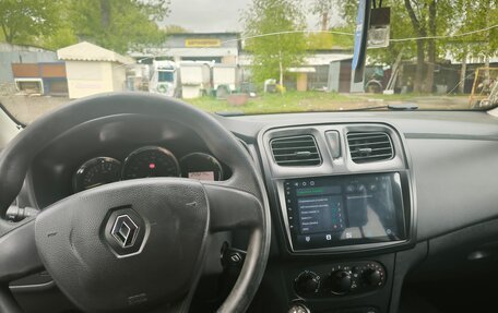 Renault Logan II, 2018 год, 599 000 рублей, 8 фотография
