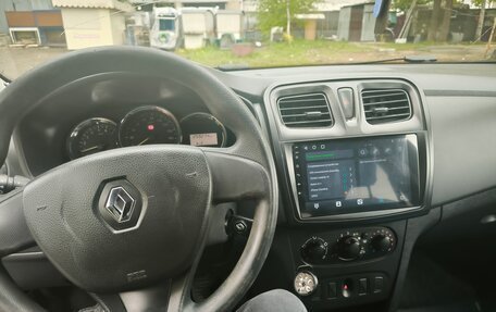 Renault Logan II, 2018 год, 599 000 рублей, 10 фотография