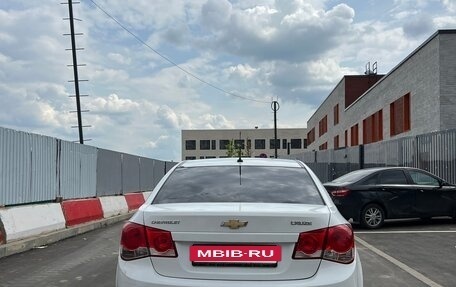 Chevrolet Cruze II, 2010 год, 450 000 рублей, 4 фотография