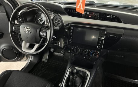 Toyota Hilux VIII, 2020 год, 3 150 000 рублей, 13 фотография