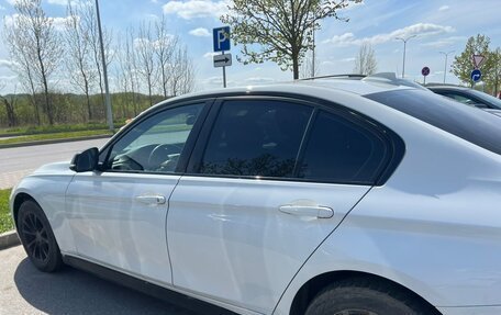 BMW 3 серия, 2018 год, 1 900 000 рублей, 3 фотография