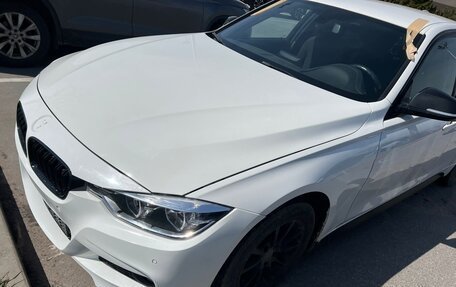 BMW 3 серия, 2018 год, 1 900 000 рублей, 14 фотография