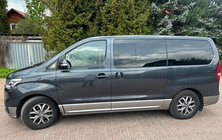 Hyundai H-1 II рестайлинг, 2020 год, 3 500 000 рублей, 2 фотография