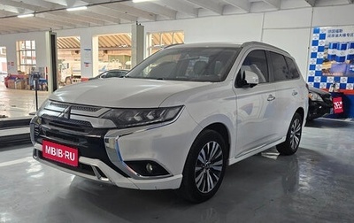 Mitsubishi Outlander III рестайлинг 3, 2022 год, 2 565 000 рублей, 1 фотография