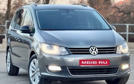Volkswagen Sharan II, 2015 год, 2 300 000 рублей, 2 фотография