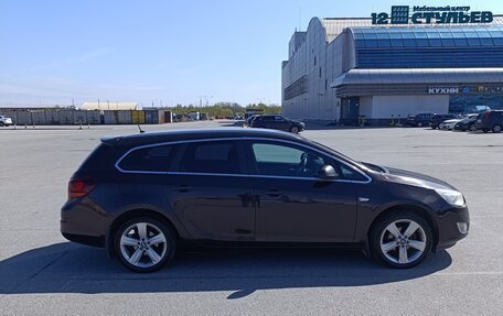 Opel Astra J, 2012 год, 690 000 рублей, 2 фотография