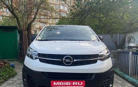 Opel Vivaro, 2021 год, 4 500 000 рублей, 2 фотография