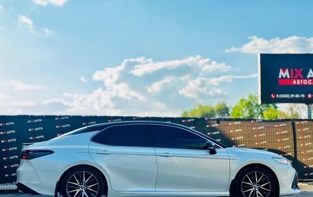 Toyota Camry, 2021 год, 3 099 000 рублей, 6 фотография