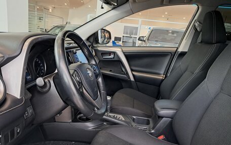 Toyota RAV4, 2019 год, 2 474 000 рублей, 16 фотография