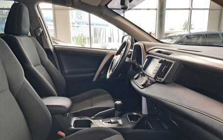 Toyota RAV4, 2019 год, 2 474 000 рублей, 11 фотография