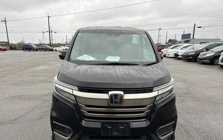 Honda Stepwgn IV, 2018 год, 2 200 000 рублей, 2 фотография
